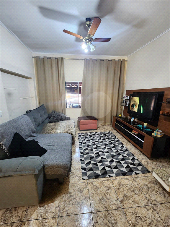 Sobrado no Jardim França - Zona Norte de São Paulo com 150 m², 3 dormitórios (1 suíte), 2 vagas. Localização privilegiada.