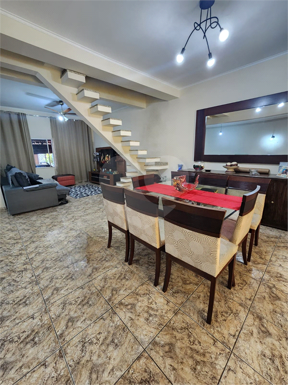 Sobrado no Jardim França - Zona Norte de São Paulo com 150 m², 3 dormitórios (1 suíte), 2 vagas. Localização privilegiada.