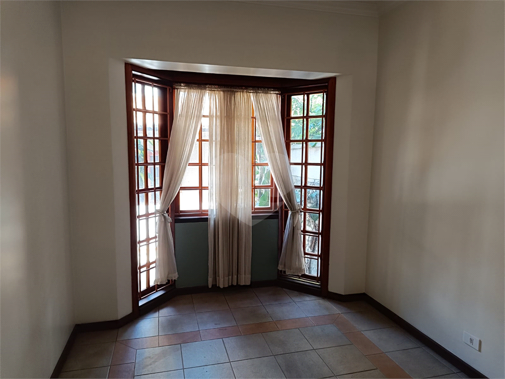 Casa para Alugar em Pinheiros com3 quartos e 2 vagas