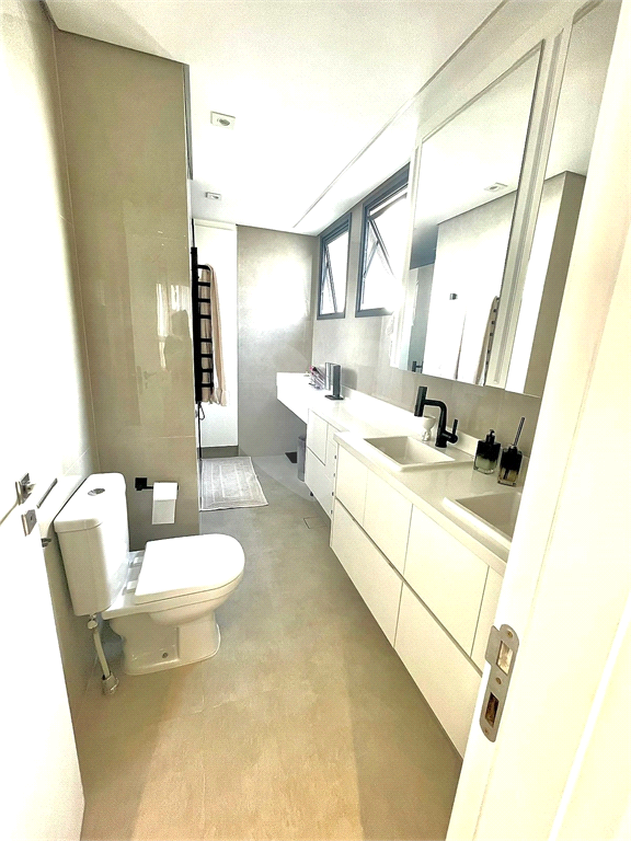 Apartamento em Perdizes com 2 suites e 2 vagas