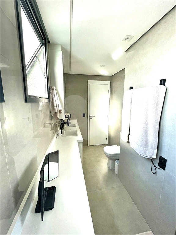 Apartamento em Perdizes com 2 suites e 2 vagas