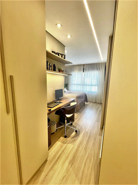 Apartamento em Perdizes com 2 suites e 2 vagas