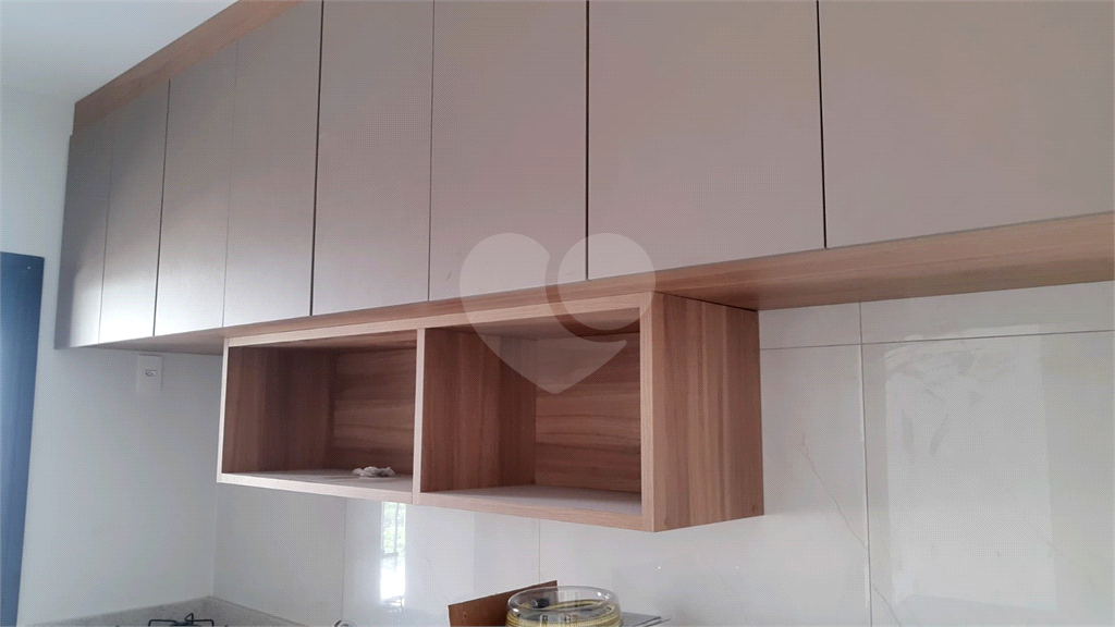 APARTAMENTO 1 QUARTO SUÍTE GARAGEM MOBILIADO E EQUIPADO.