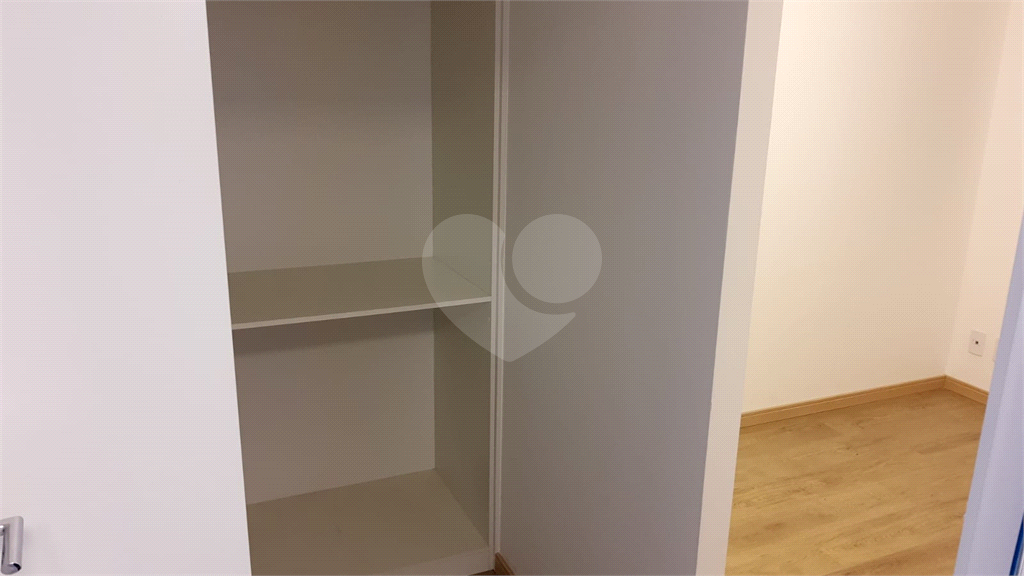 APARTAMENTO 1 QUARTO SUÍTE GARAGEM MOBILIADO E EQUIPADO.