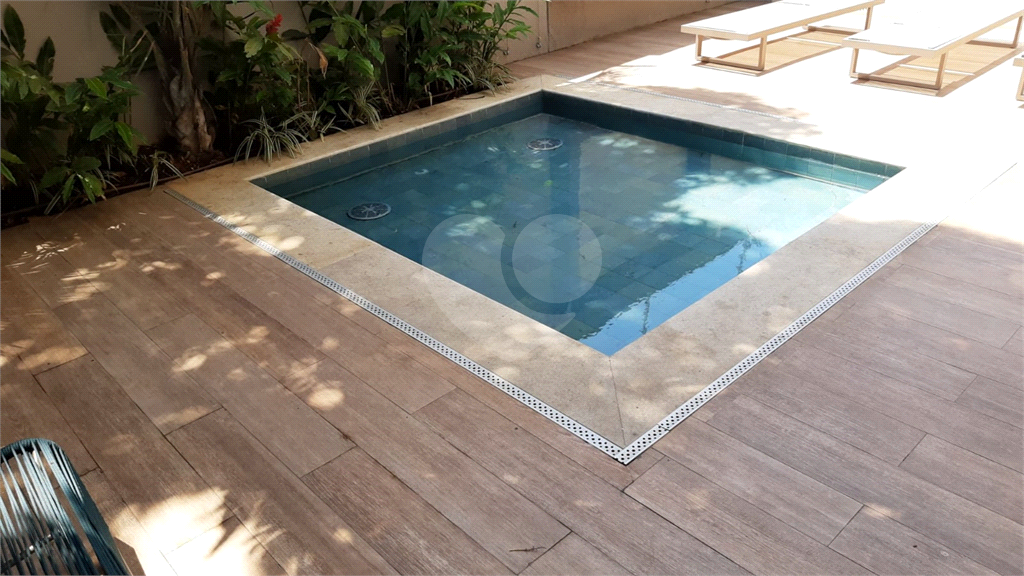 APARTAMENTO 1 QUARTO SUÍTE GARAGEM MOBILIADO E EQUIPADO.