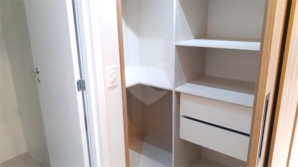 APARTAMENTO 1 QUARTO SUÍTE GARAGEM MOBILIADO E EQUIPADO.