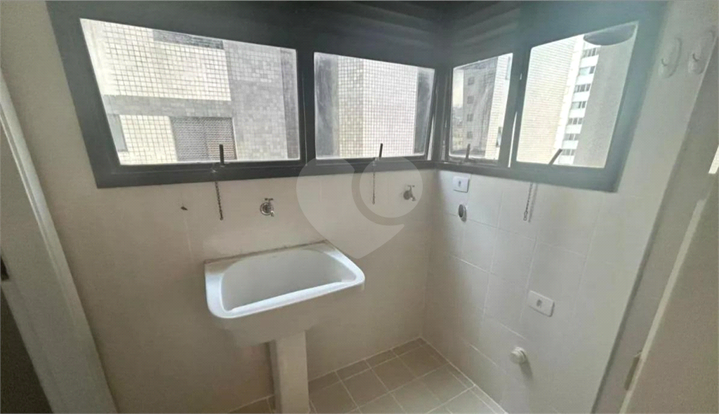JARDIM AMÉRICA - APARTAMENTO REFORMADO DE 2 DORMITÓRIOS COM SUÍTE !