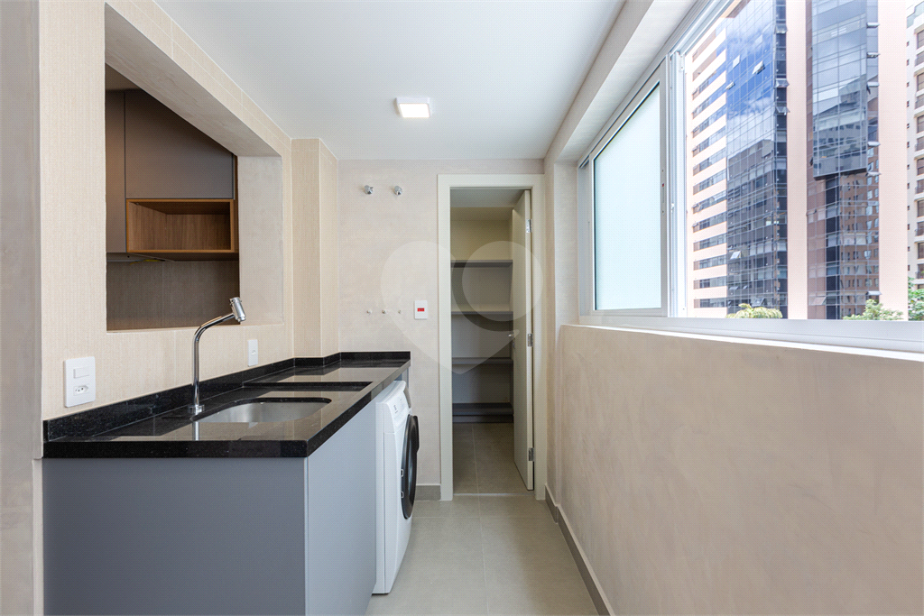 APARTAMENTO em ITAIM BIBI