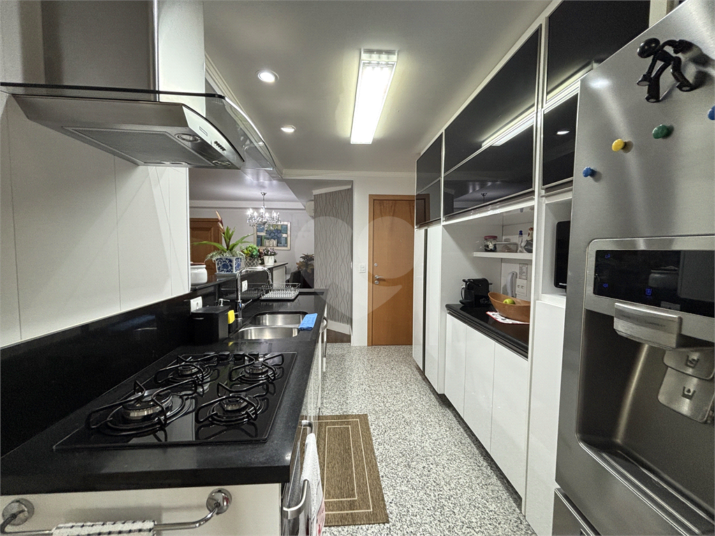Apartamento com porteira fechada, com 3 dormitórios próximo metrô Santana
