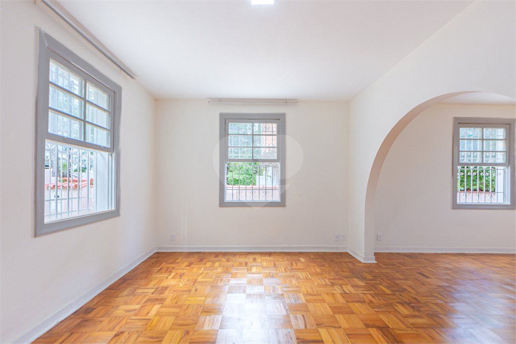 Casa Sobrado - Pacaembu - 4 Dormitórios - 235 m² Área útil 