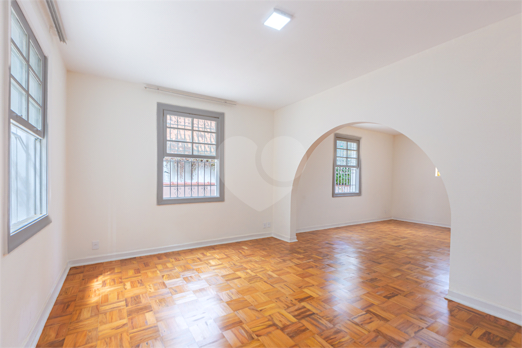 Casa Sobrado - Pacaembu - 4 Dormitórios - 235 m² Área útil 