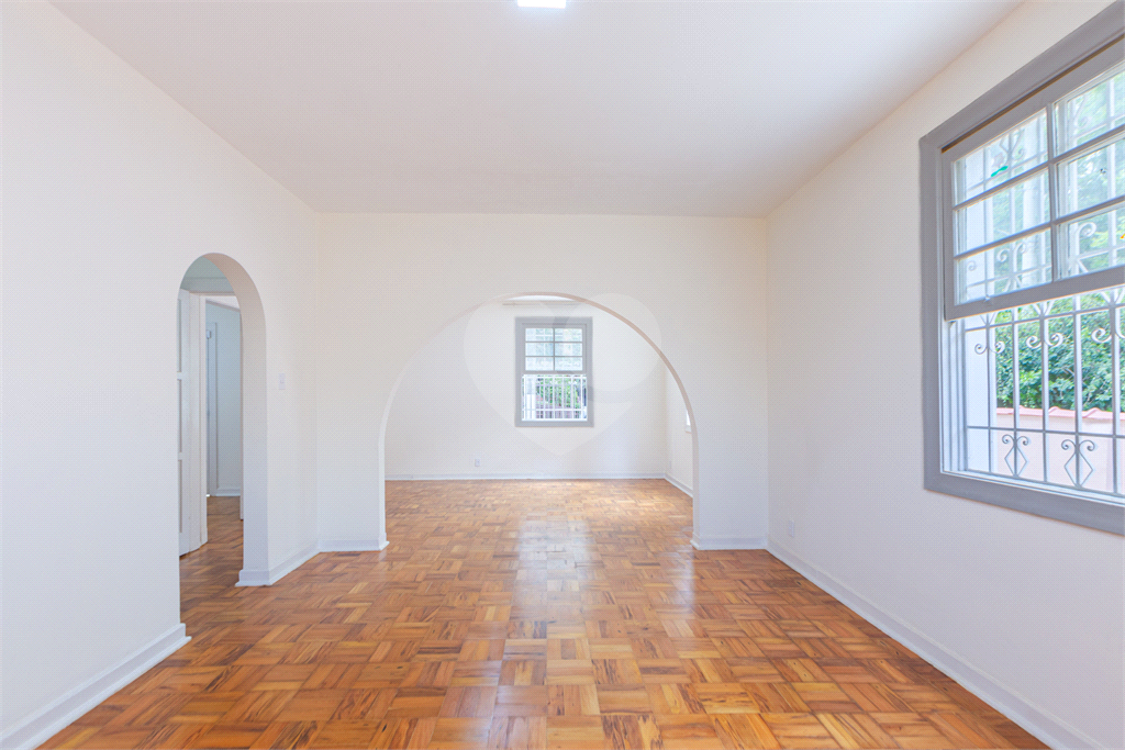 Casa Sobrado - Pacaembu - 4 Dormitórios - 235 m² Área útil 