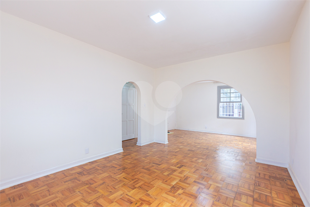 Casa Sobrado - Pacaembu - 4 Dormitórios - 235 m² Área útil 