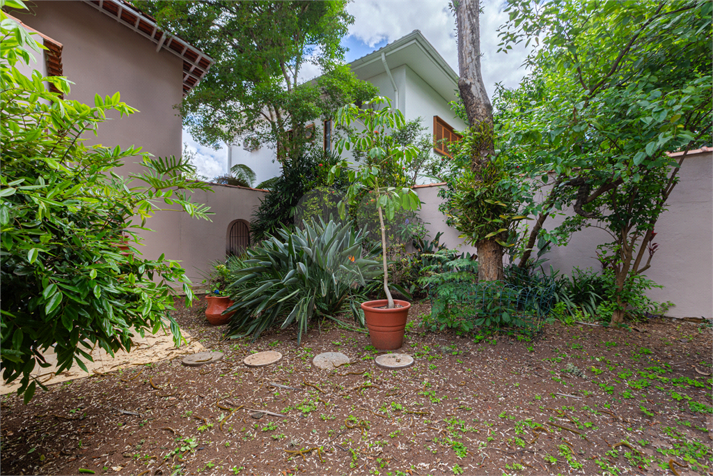 Casa Sobrado - Pacaembu - 4 Dormitórios - 235 m² Área útil 