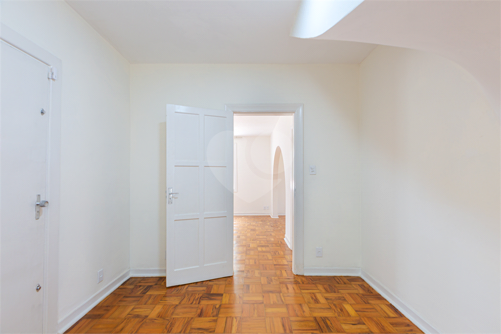 Casa Sobrado - Pacaembu - 4 Dormitórios - 235 m² Área útil 