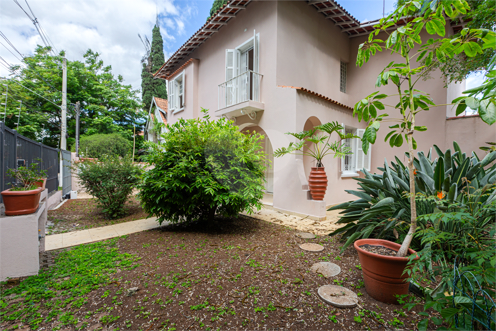 Casa Sobrado - Pacaembu - 4 Dormitórios - 235 m² Área útil 