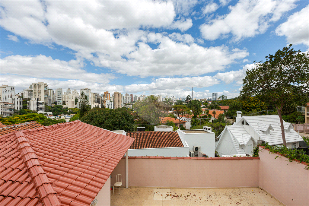 Casa Sobrado - Pacaembu - 4 Dormitórios - 235 m² Área útil 