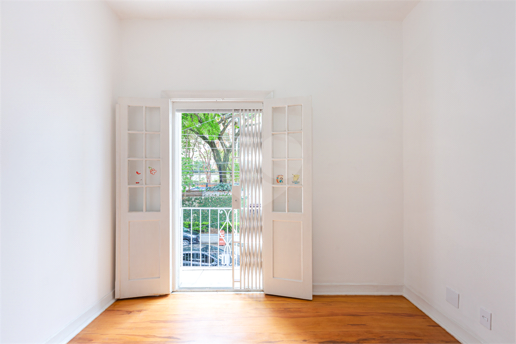 Casa Sobrado - Pacaembu - 4 Dormitórios - 235 m² Área útil 