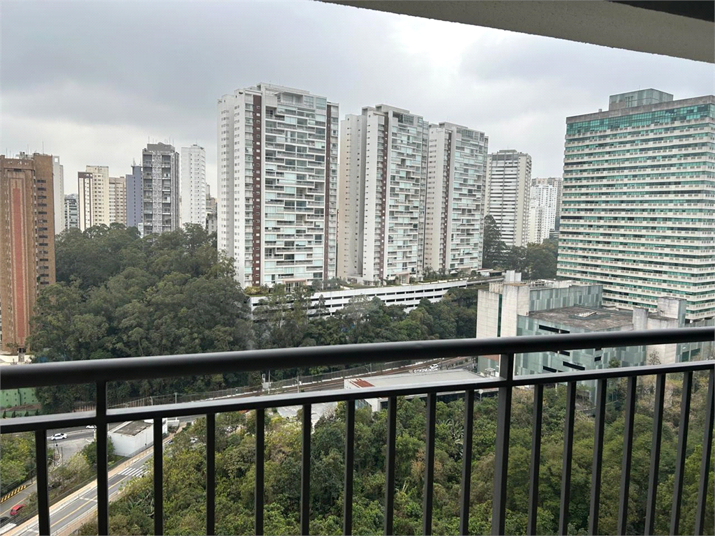 Apartamento com 3 dormitórios à venda no Portal do Morumbi