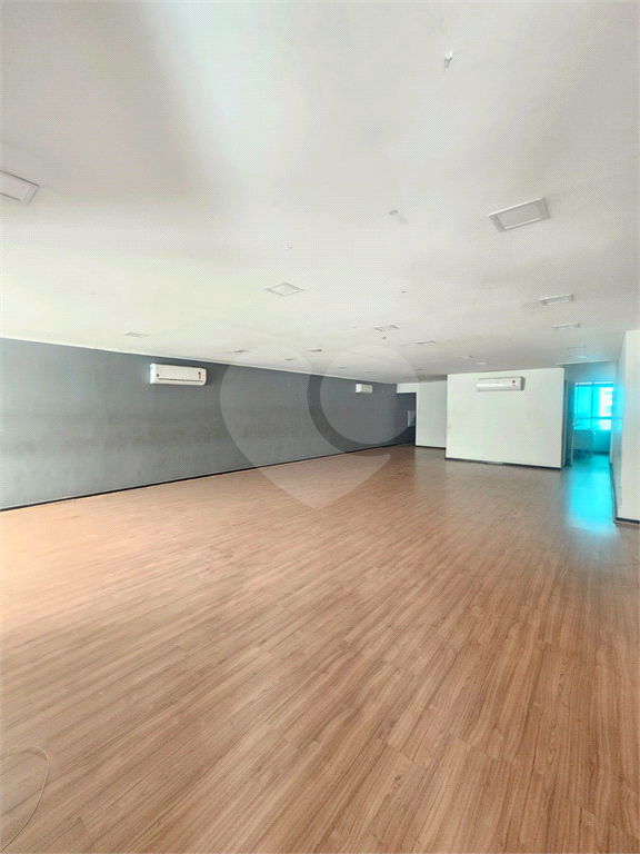 SALA COMERCIAL - AO LADO DO METRO REPUBLICA