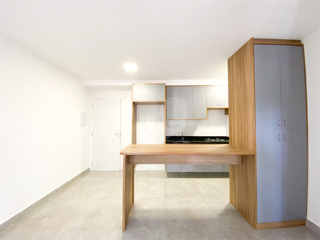 Apartamento 1 dormitório e 1 vaga de garagem   