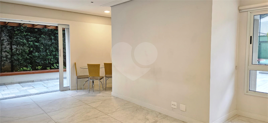 Apartamento à venda em Pinheiros -  3 quartos, 2 suítes - 100 m2
