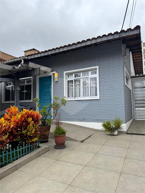 Casa térrea a venda na  Vila Madalena com 3 dormitórios, 2 vagas, edícula grande (2ª casa)