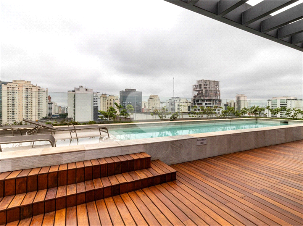 Apartamento studio com 26m² para alugar em Pinheiros