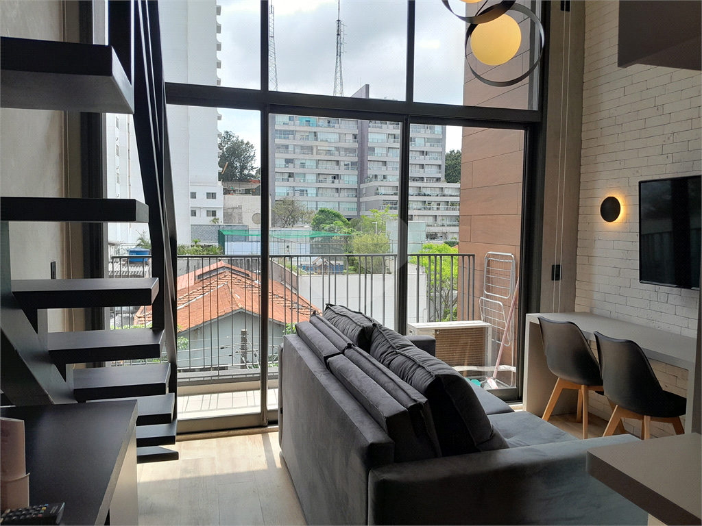 Apartamento studio com 26m² para alugar em Pinheiros