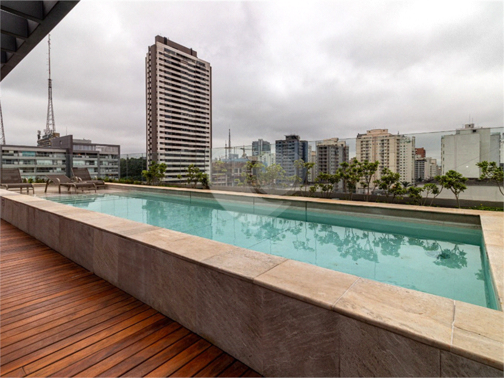 Apartamento studio com 26m² para alugar em Pinheiros