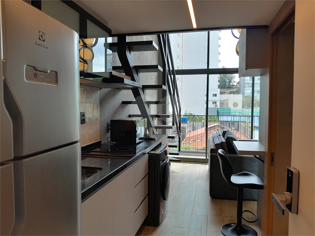 Apartamento studio com 26m² para alugar em Pinheiros