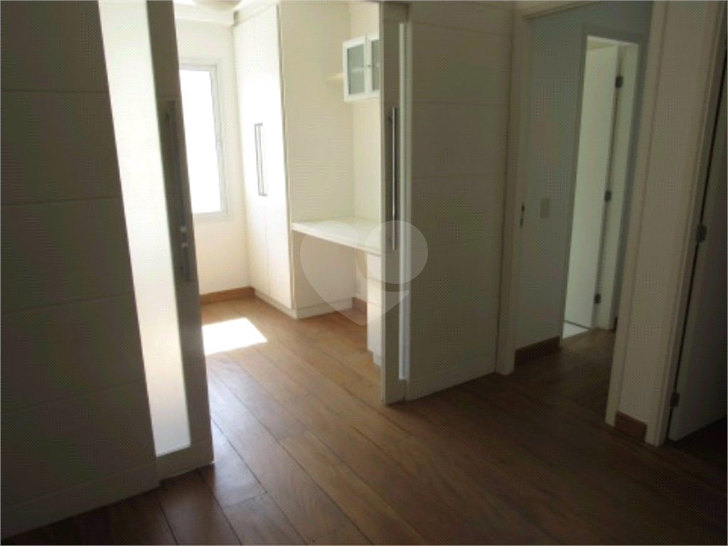 Casa  para alugar com 3 dormitórios 3 vagas  em condomínio fechado no Bairro Tremembé 