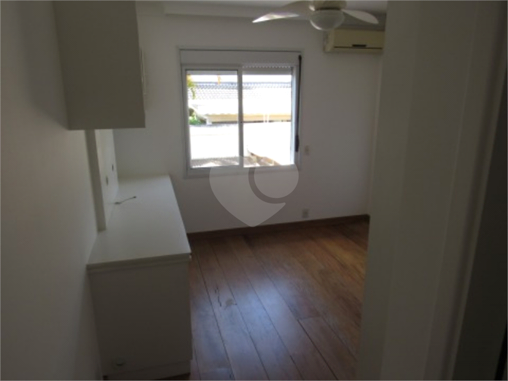 Casa  para alugar com 3 dormitórios 3 vagas  em condomínio fechado no Bairro Tremembé 