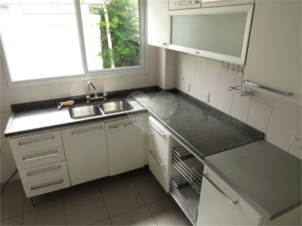 Casa  para alugar com 3 dormitórios 3 vagas  em condomínio fechado no Bairro Tremembé 