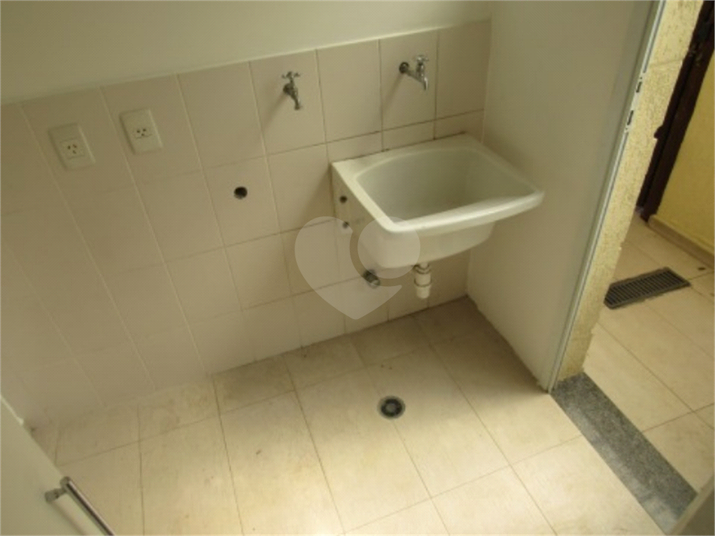 Casa  para alugar com 3 dormitórios 3 vagas  em condomínio fechado no Bairro Tremembé 