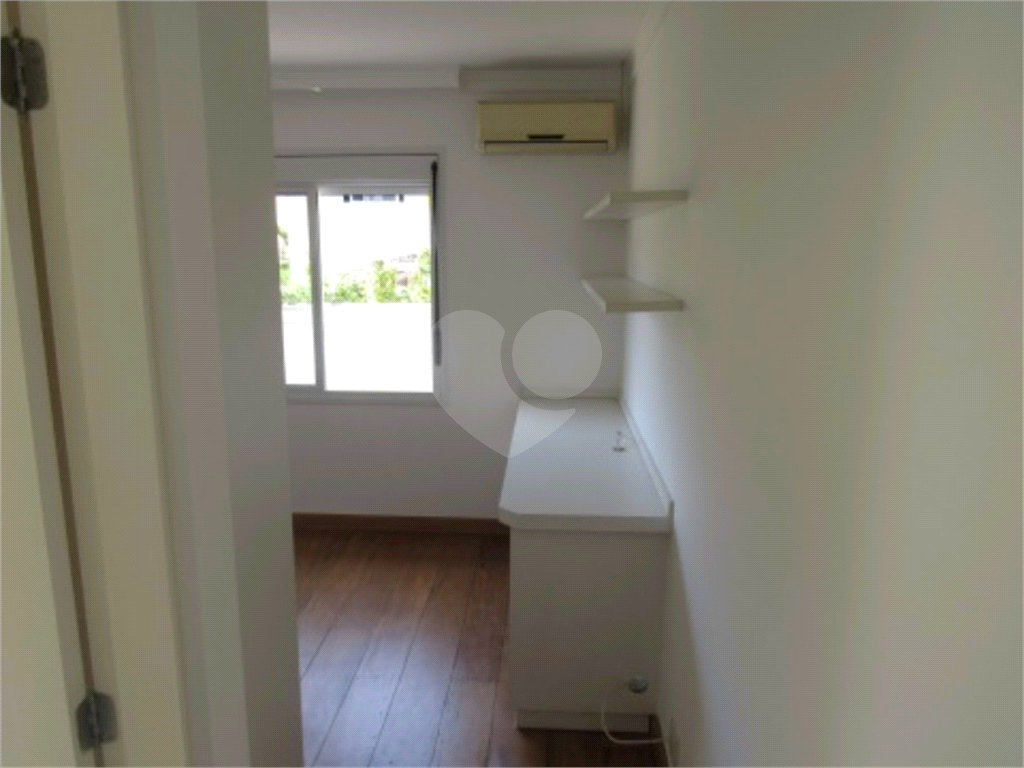 Casa  para alugar com 3 dormitórios 3 vagas  em condomínio fechado no Bairro Tremembé 