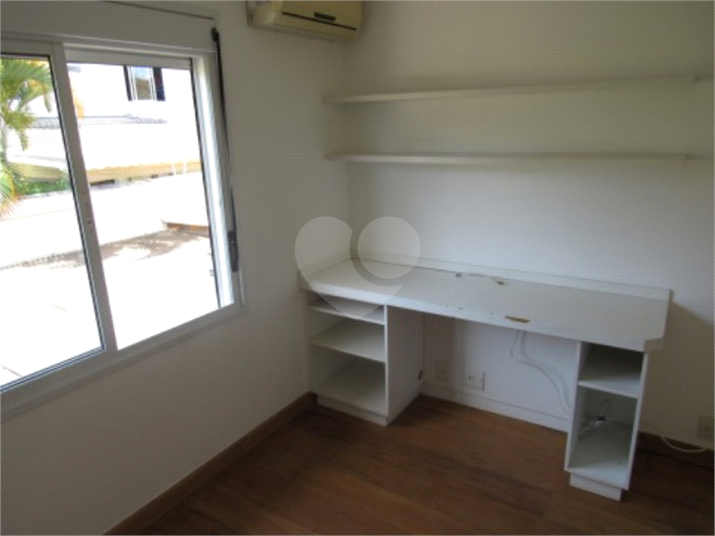 Casa  para alugar com 3 dormitórios 3 vagas  em condomínio fechado no Bairro Tremembé 