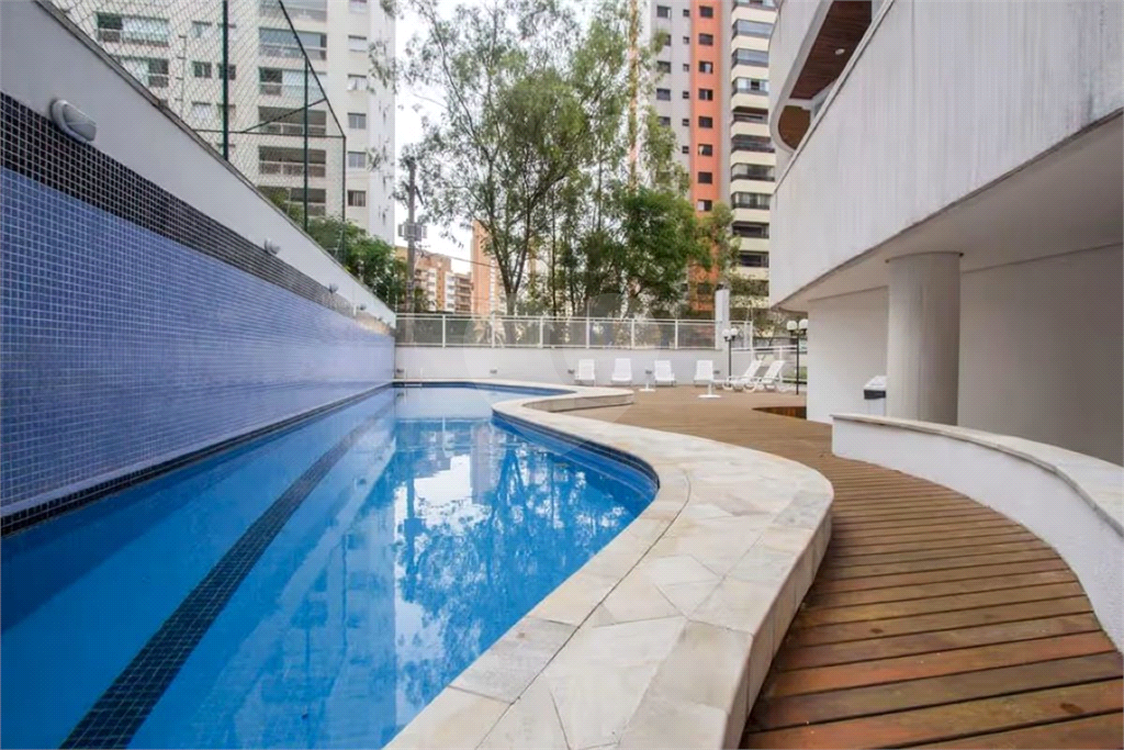 Vila Andrade 4 dorms com 2 garagens