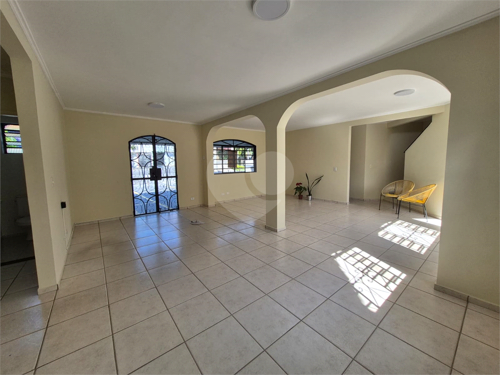 Casa, 6 quartos, 180 m² - Foto 1