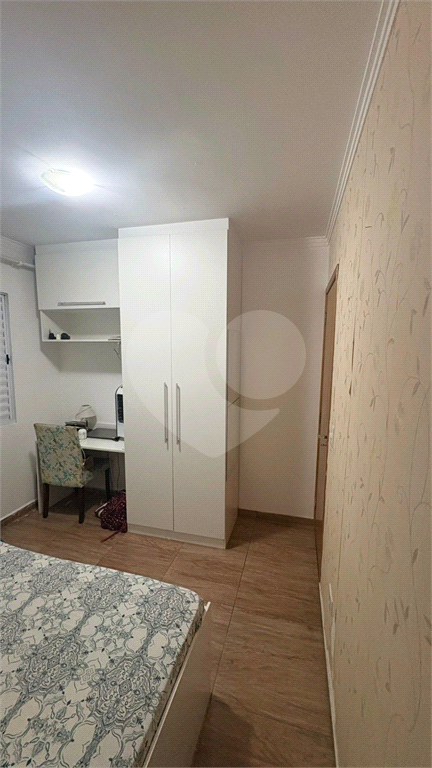 SOBRADO EM CONDOMINIO FECHADO.