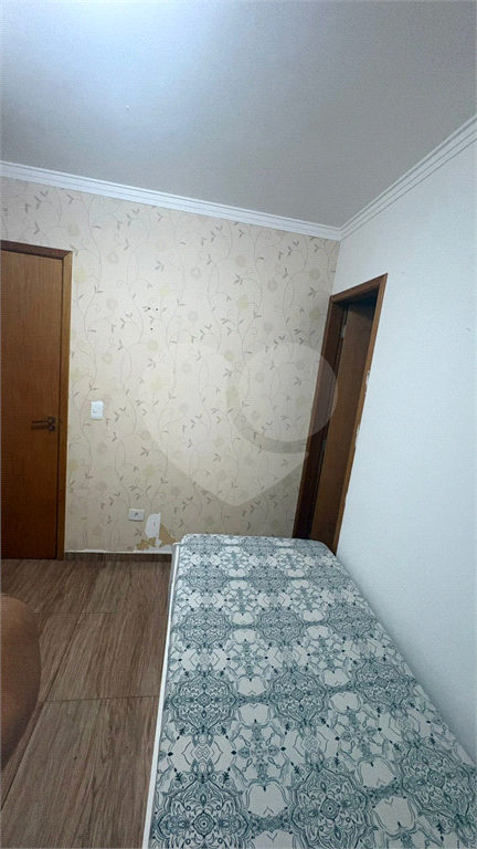 SOBRADO EM CONDOMINIO FECHADO.