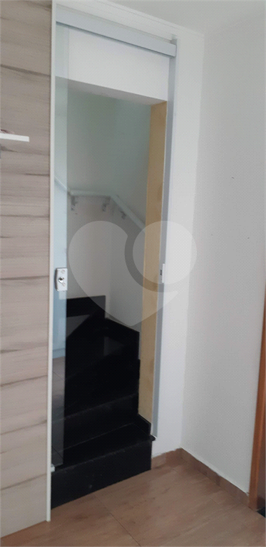 SOBRADO EM CONDOMINIO FECHADO.