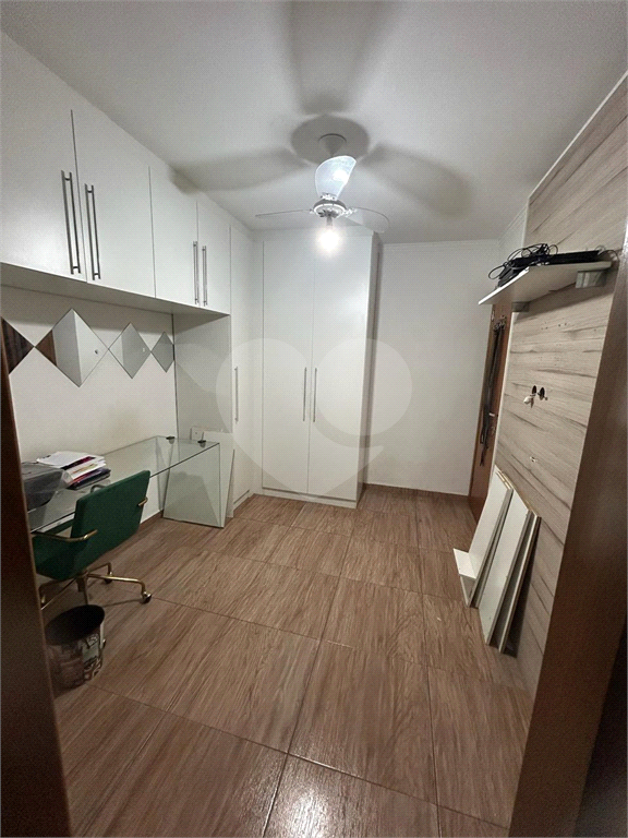 SOBRADO EM CONDOMINIO FECHADO.