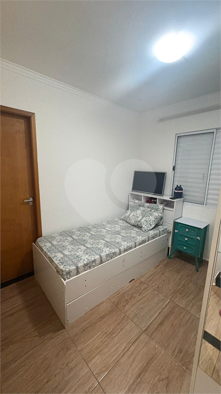 SOBRADO EM CONDOMINIO FECHADO.