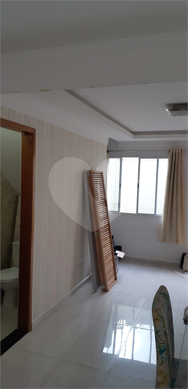 SOBRADO EM CONDOMINIO FECHADO.