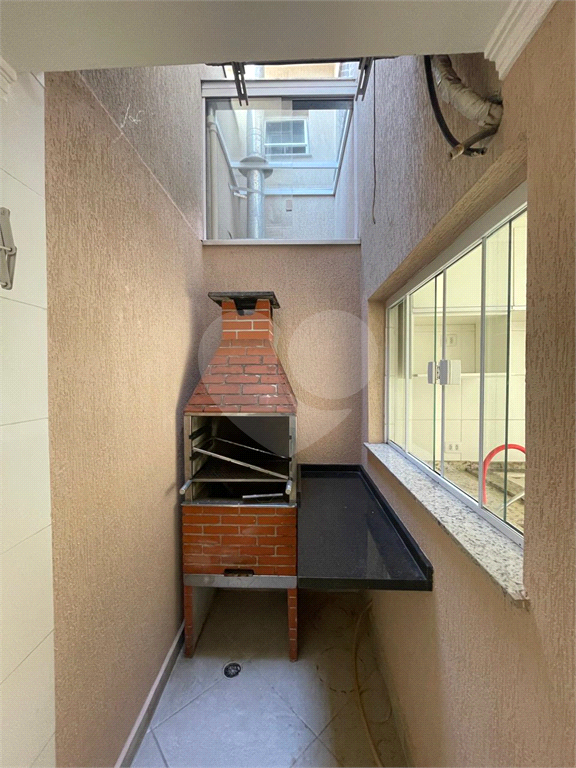 Casa 2 quartos, 2 suites, em condomínio, 200m do metrô.