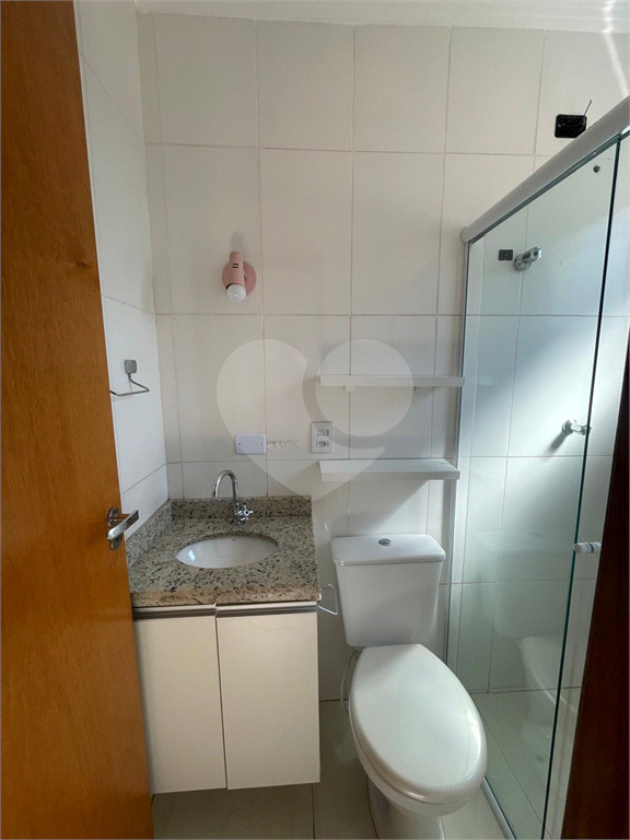 Casa 2 quartos, 2 suites, em condomínio, 200m do metrô.