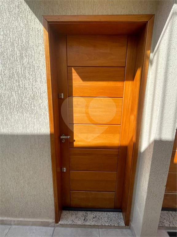 Casa 2 quartos, 2 suites, em condomínio, 200m do metrô.