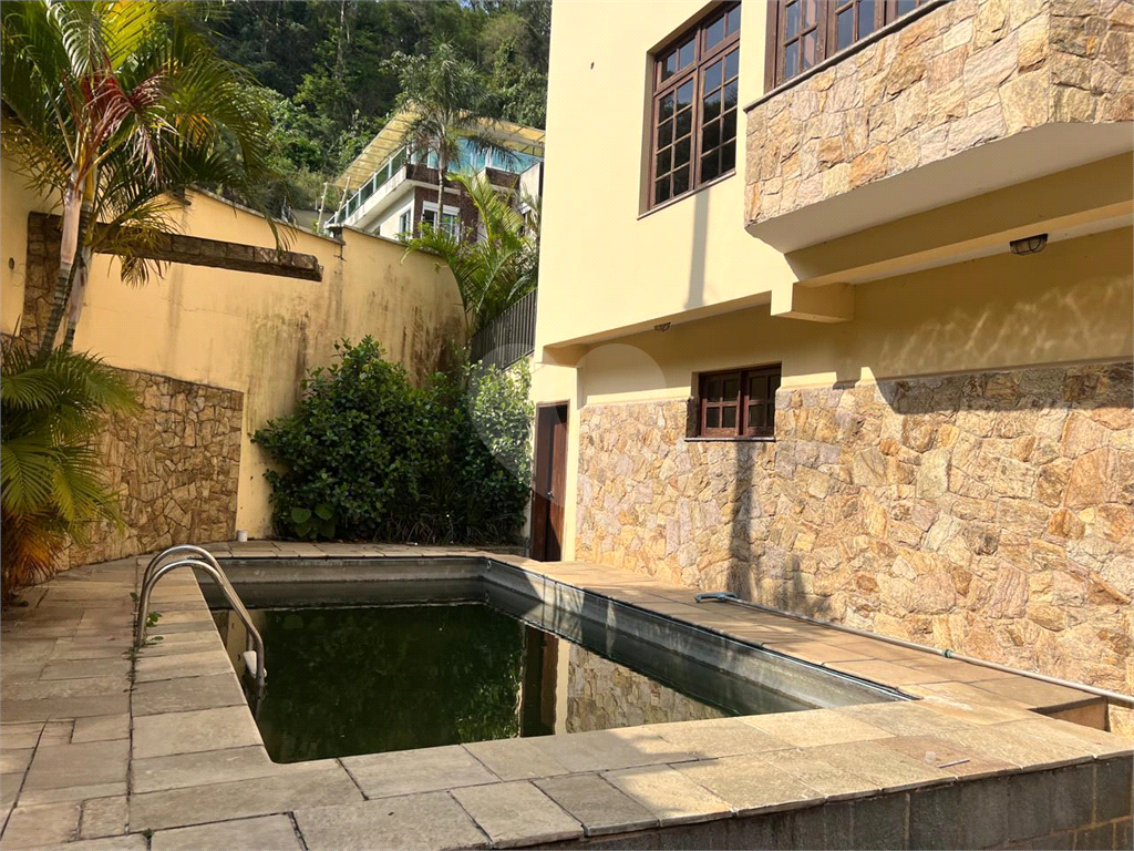 Sobrado de esquina - Tremembe - 4 suites - piscina