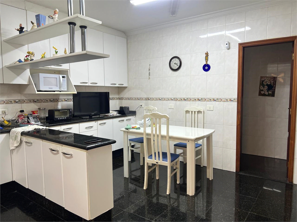 Sobrado de esquina - Tremembe - 4 suites - piscina